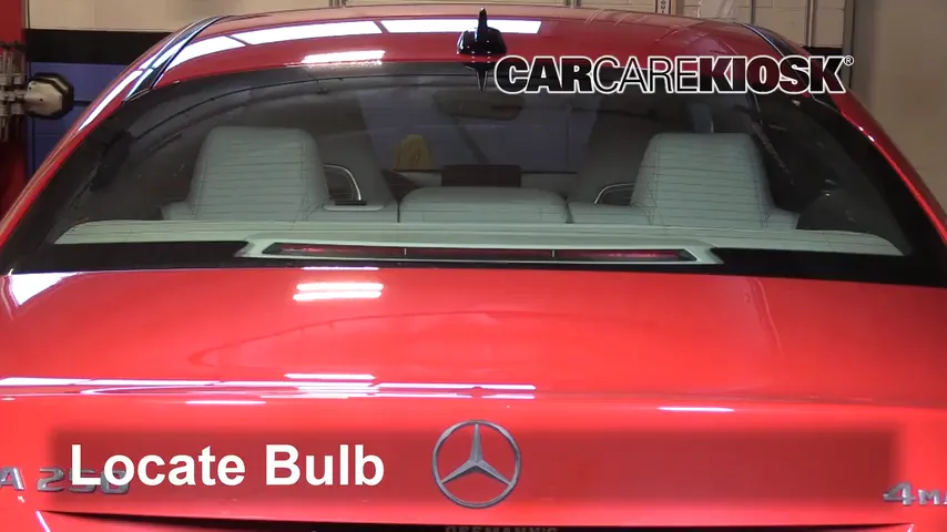 2018 Mercedes-Benz CLA250 4Matic 2.0L 4 Cyl. Turbo Luces Luz de freno central (reemplazar foco)